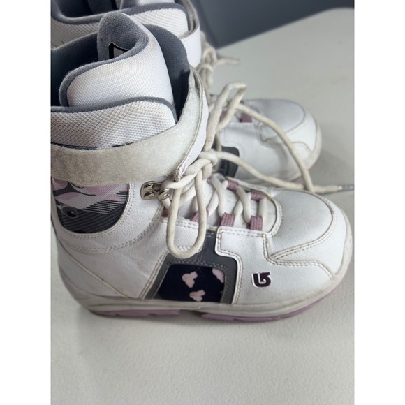 Burton Freestyle Snowboard Boots White Lavender Accents Youth Size 5 - Picture 10 of 10